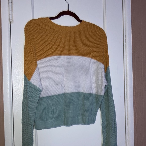 Super cute color block Hollister sweater. - Picture 2 of 3